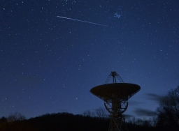 26W-Meteor-and-Pleiades